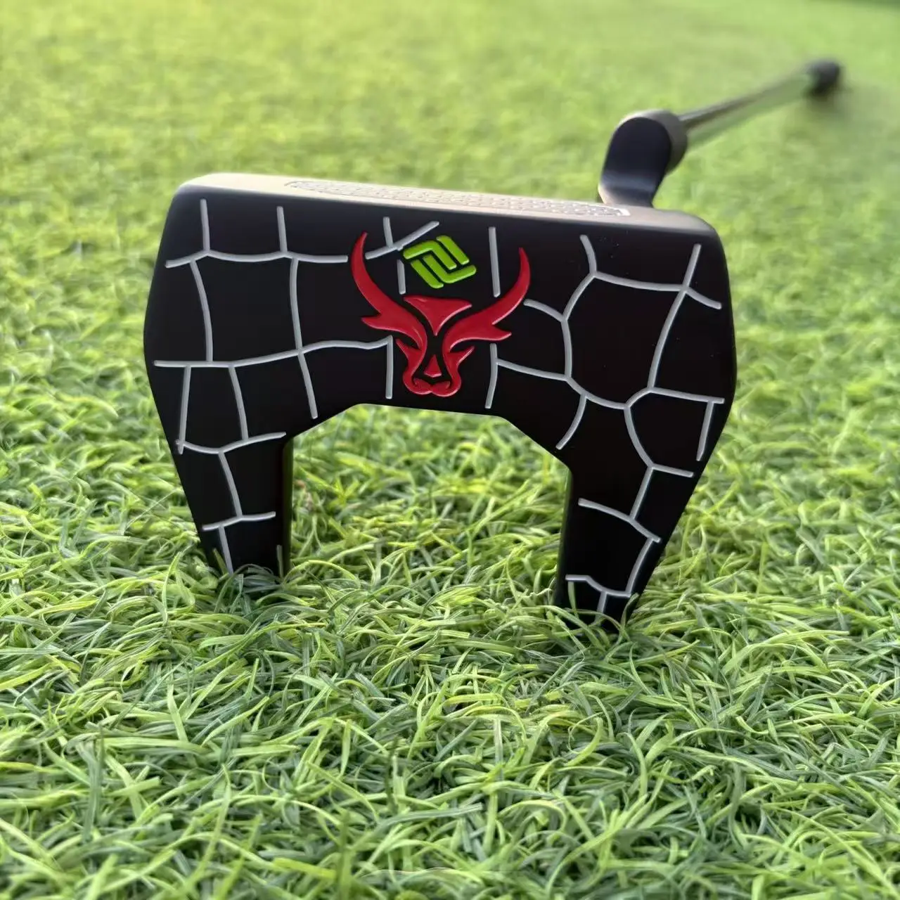 Golf Putter High MOI Mallet Style CNC Milled Black Golf Putting Club with Bull Head Pattern Non-slip Rubber Grip for Men Golf