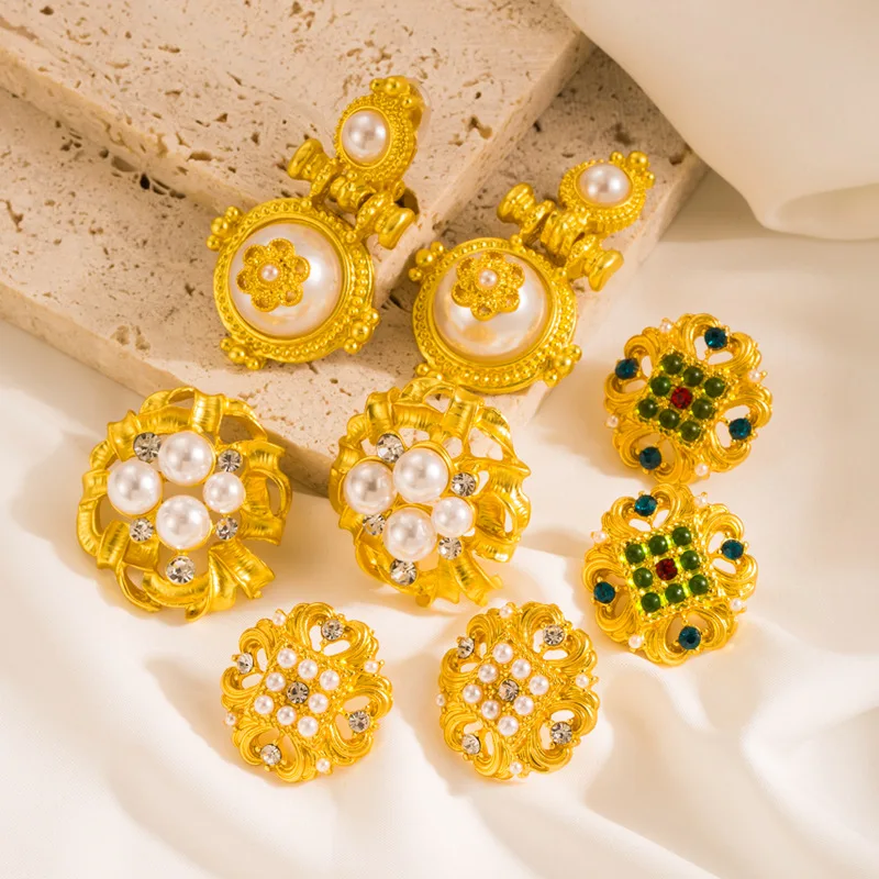 Medieval style hollow love lace colored treasure pearl stud earrings female vintage local tyrant gold heavy industry earrings ea