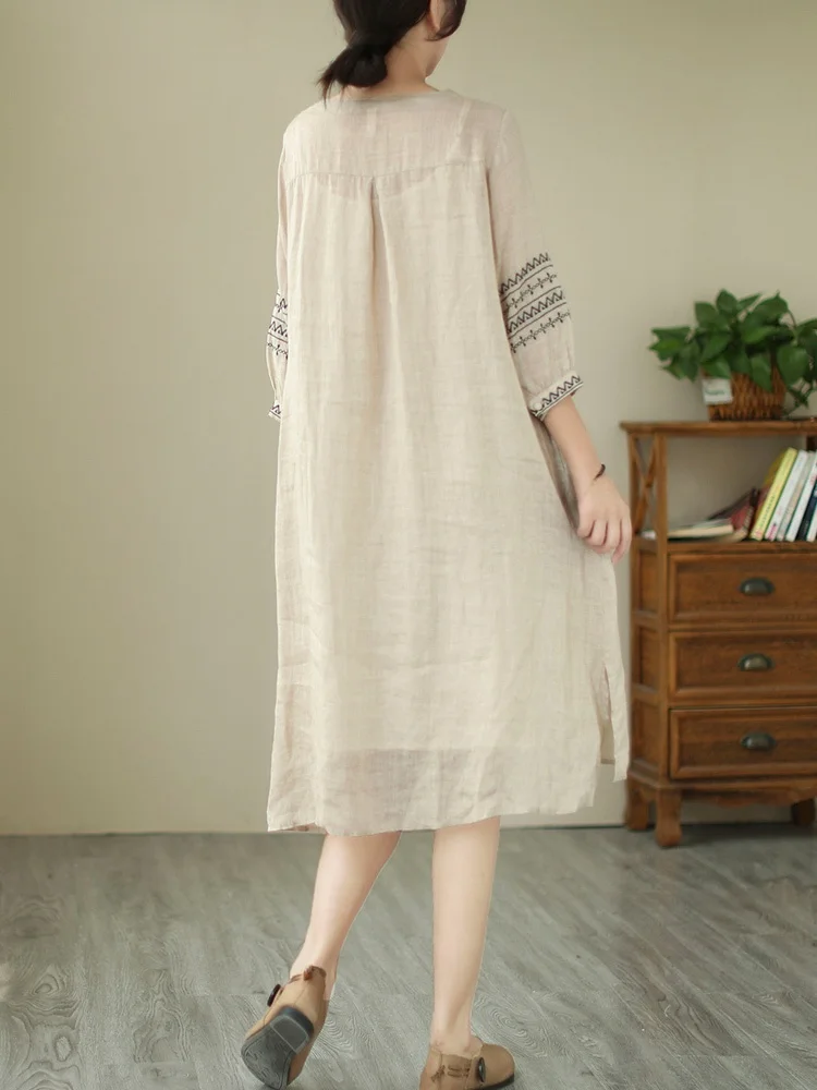 ชุดเดรสผ้าฝ้ายลินินทรงหลวมปักลายดอกไม้ คอวี แขนสั้น ทรงเอ ความยาวปานกลาง เหมาะสำหรับใส่ไปทำงานในฤดูร้อน