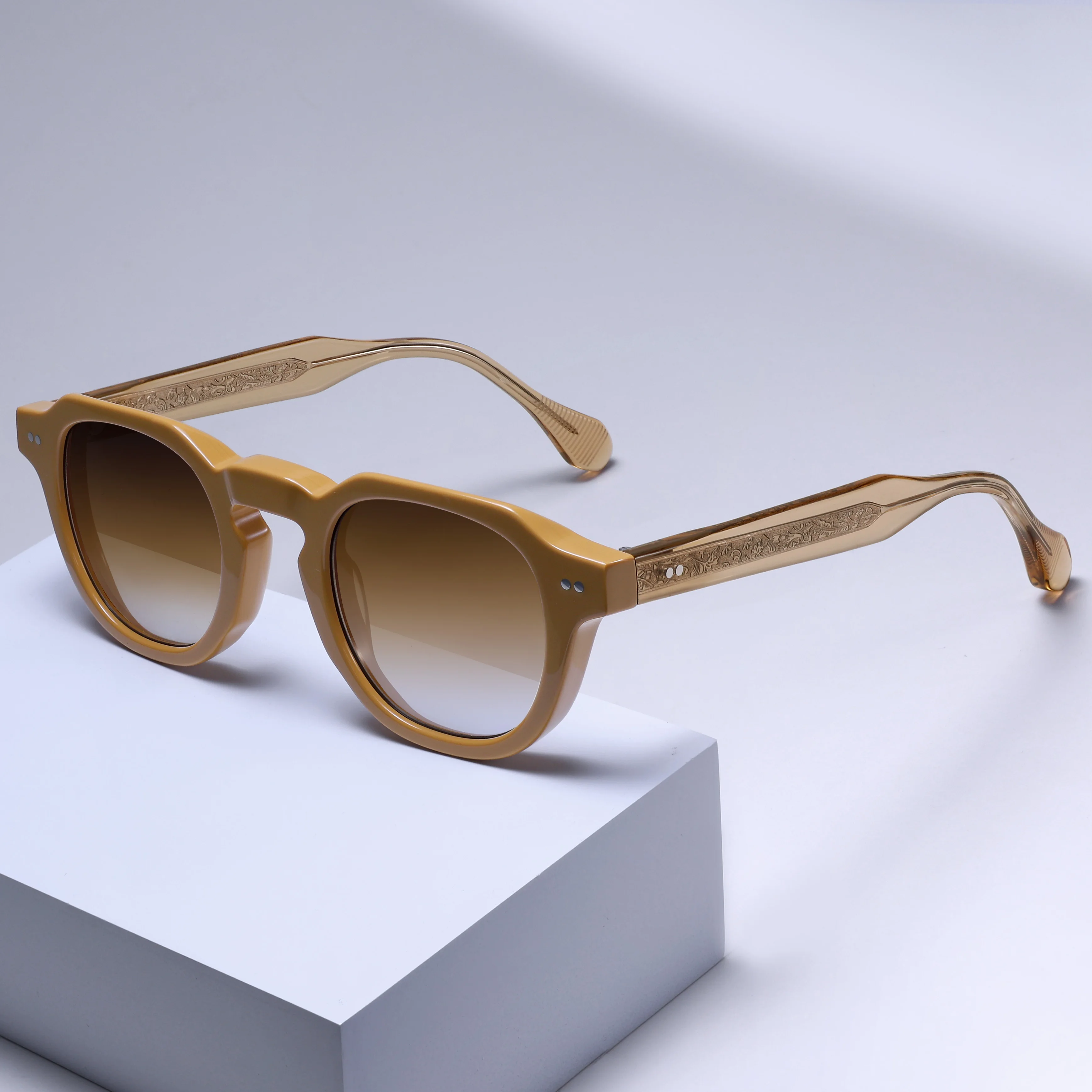 

Best Seller Thick Acetate Rivet Sunglasses Oversized Round UV400 Luxury Unisex