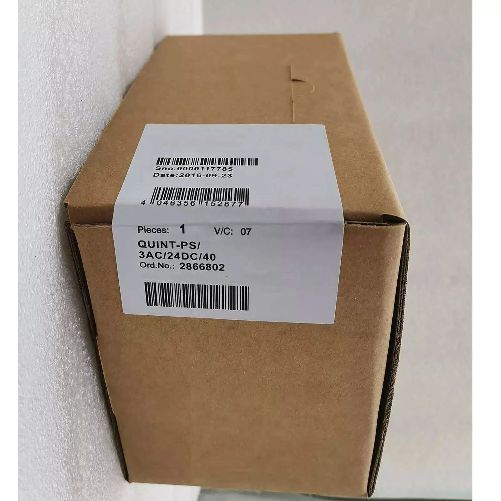 Brand new 2866802 QUINT-PS/3AC/24DC/40 Power Supply One-year warranty
