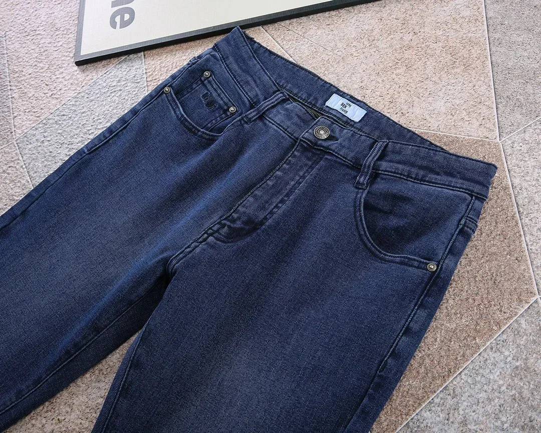 BLLIYOSS 1895 청바지 남성 2024 새로운 편안한 캐주얼 탄성 스트레이트 롱 바지 유럽 가죽 라벨 고품질 올드 머니