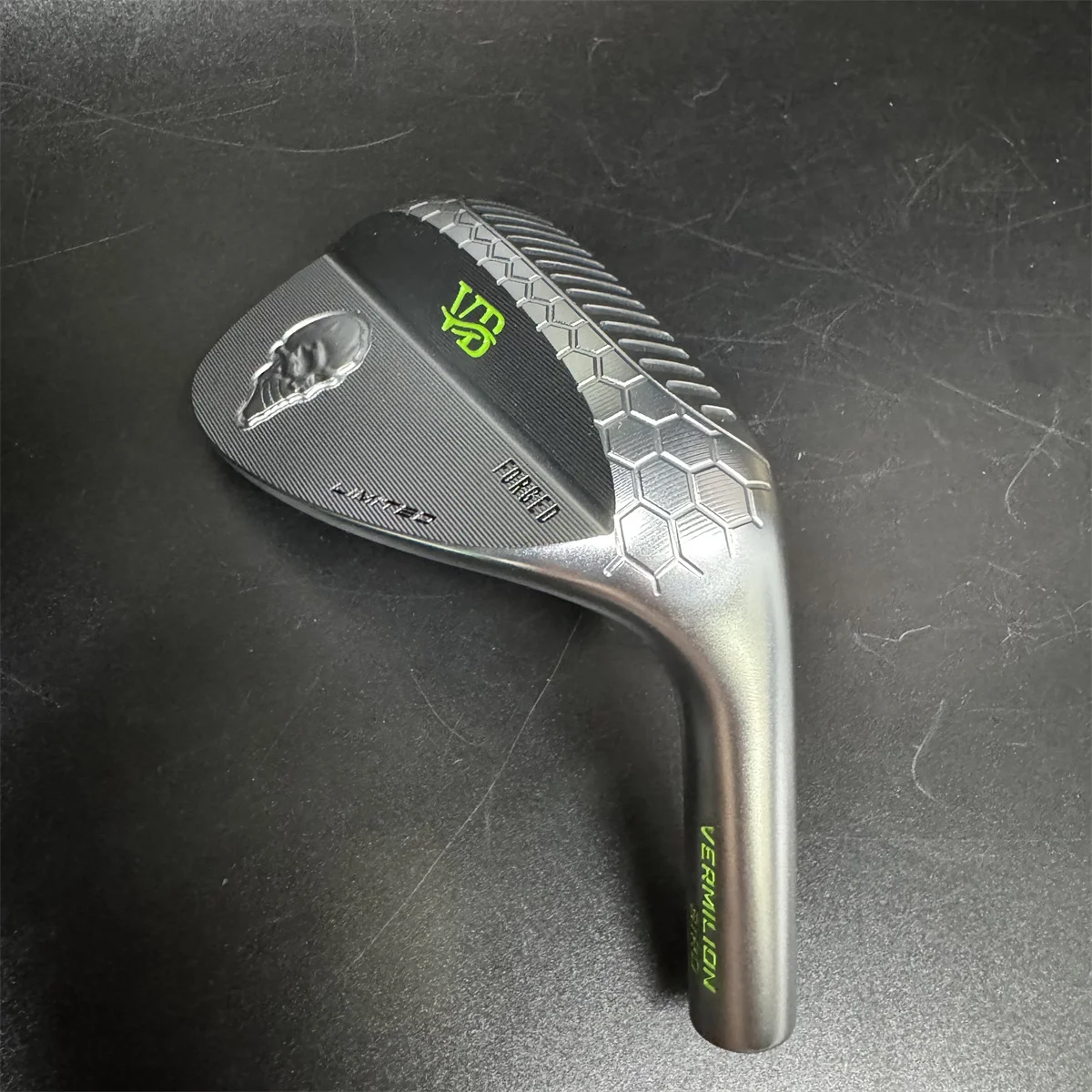 2025 Golf Wedges Vermillion Burung Tengkorak Terbatas Golf Wedge Kepala Baja Karbon Ditempa Pasir Wedge Penuh CNC Milled Golf Bekerja Kepala