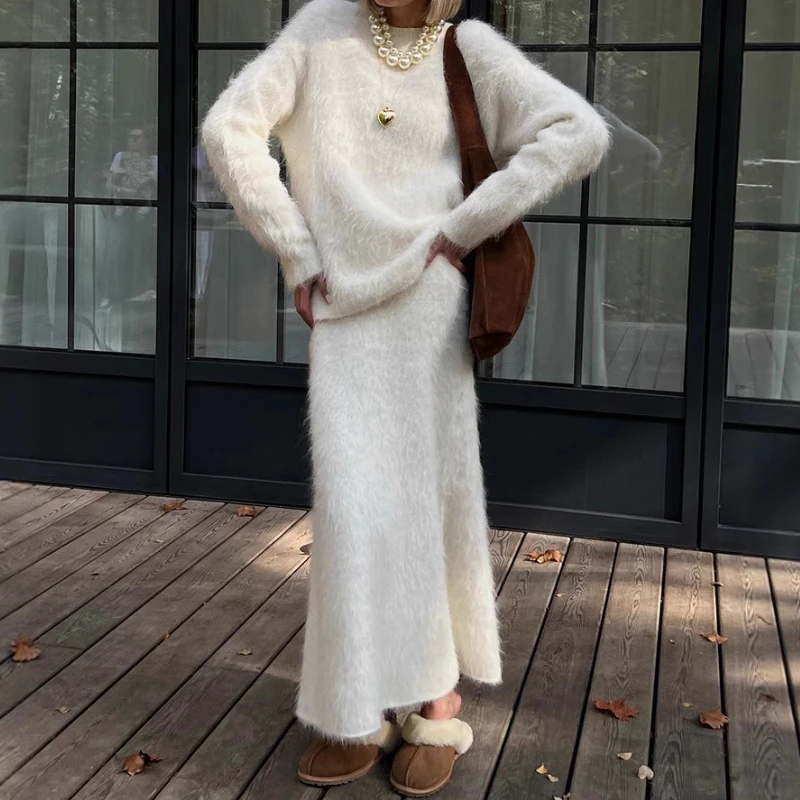 

Women's Knitted Streetwear 2-Piece Set Fashion Pullover Top High Waist Skirt Casual Lounge Outfit Autumn Winter 2025 New