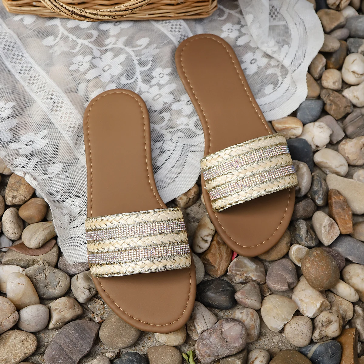 

Женские вязаные модные сандалии нового стиля 2025 года — летние пляжные туфли на плоской подошве — модные повседневные сандалии — плетеные вручную в богемном стиле