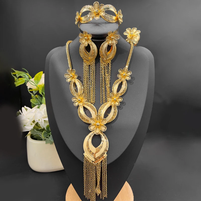 Conjunto de joyas chapadas en oro de 24K de Dubái para mujer, juego de joyas para uso diario, pendientes, collar, regalos de fiesta de boda, Ideas