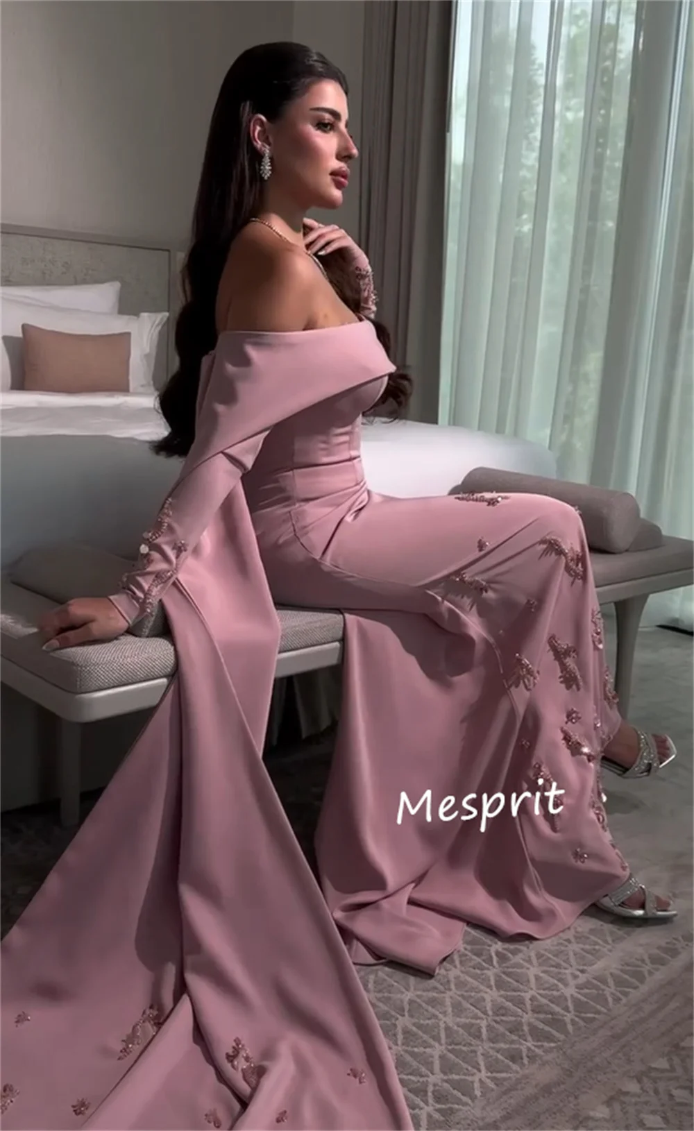 ที่กําหนดเองสไตล์โมเดิร์น JERSEY Applique จีบ Mermaid Off-the-ไหล่ชุดยาว Bespoke โอกาสประณีตสไตล์จีน