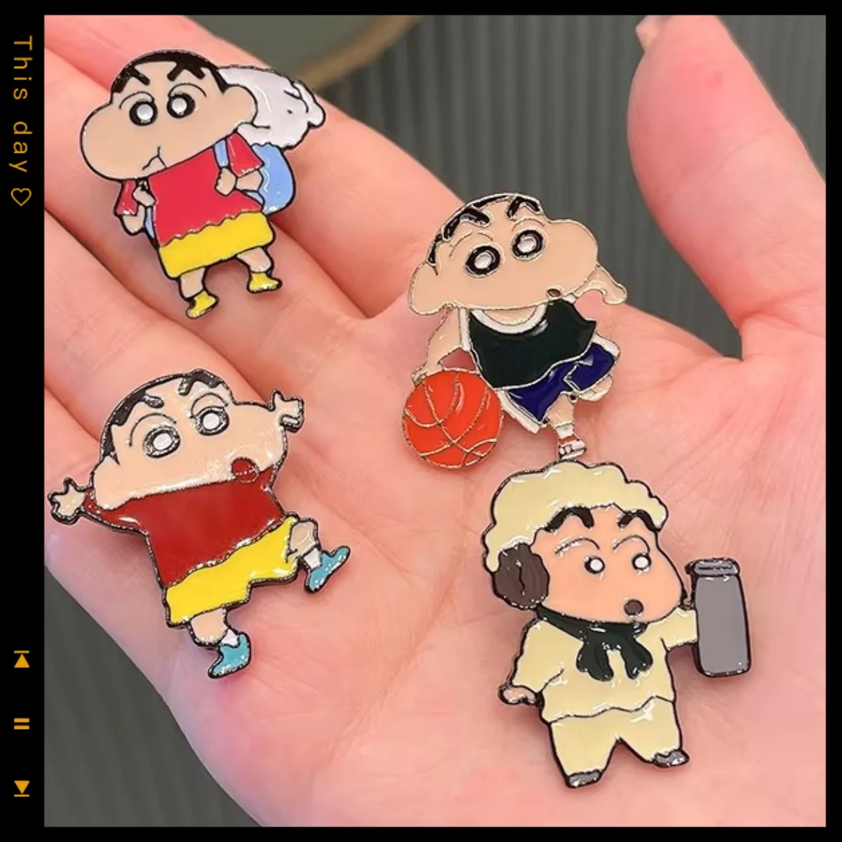 

Crayon Shin-chan Peripheral Anime Brooch Cute Pin Cartoon Men’s and Women’s Metal Badge Bag Decoration Wholesale