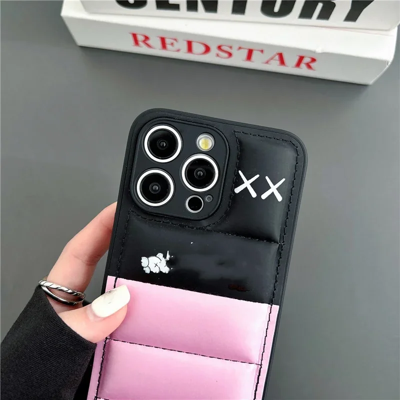 Simple Cute Cartoon Down Jacket Warm BF High End Phone Case Suitable for IPhone 16 Promax Pro Plus 15  Plus 14 13 12 11 Promax