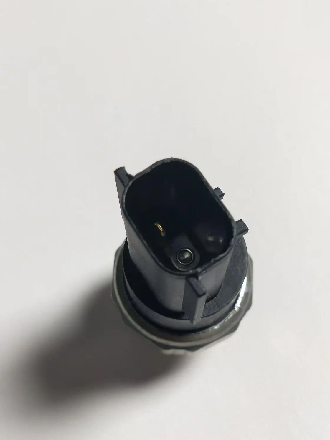 FIT FOR OIL PRESSURE SWITCH IN OIL FILTER HOUSING FOR Neon, Pt Cruiser 4707670AB