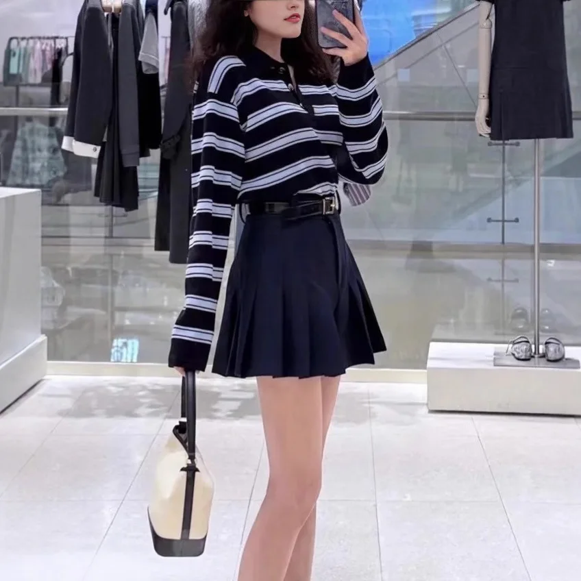 Damski sweter w paski z dzianiny na jesień i zimę 2025, długi rękaw, kołnierzyk, casualowy top damski.