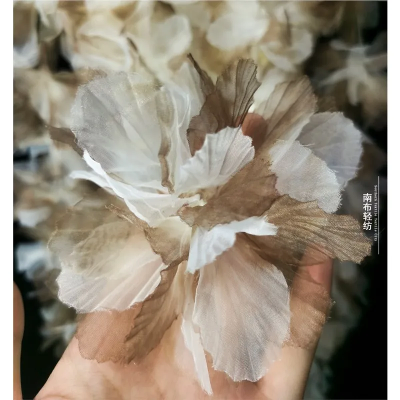 Brązowy trójwymiarowy gradientowy wielolistny korzeń kwiatowy przędza mała koronkowa ręcznie robiona dekoracja sukni ślubnej akcesorium projektowe