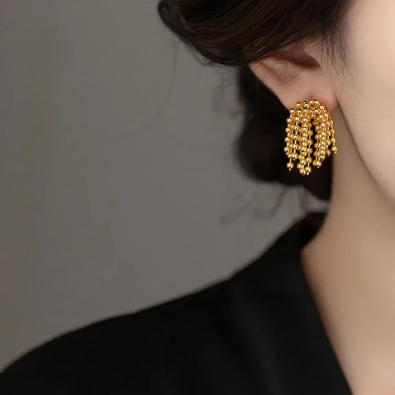 French new design fashion jewelry 18K gold plated metal ball tassel earrings Morden women\'s daily work accessories