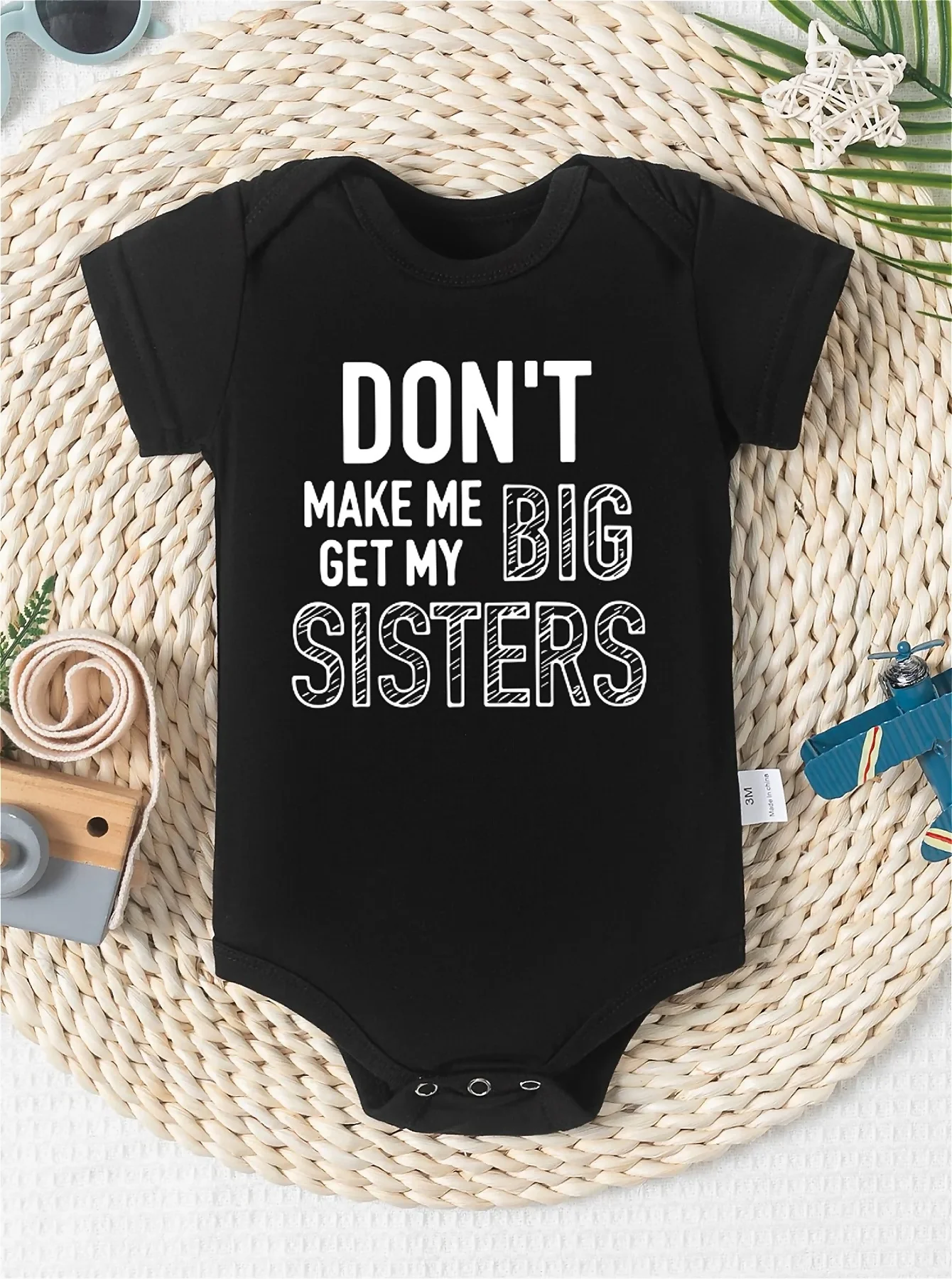 

Infant's DON'T MAKE ME GET MY BIG SISTERS Print Bodysuit, Casual Short Sleeve Romper, Baby Outdoor Clothing