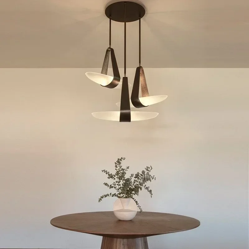 SANDYHA Modern Nordic Leather Shade Glass Pendant Light Unique Home Decor Stylish Design Ideal for Living Room Dining Table
