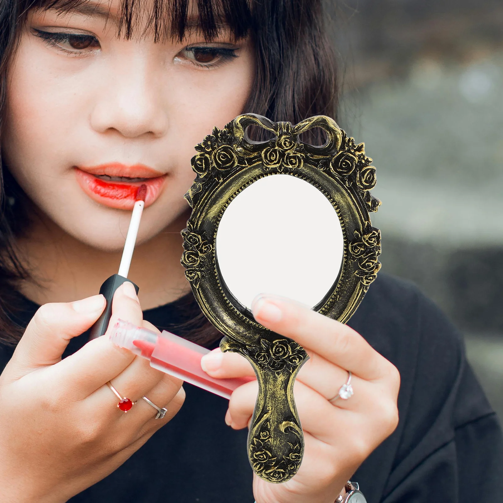 مرآة محمولة أنيقة بنمط باروكي عتيق مدمجة للنساء، تستخدم خزانة الملابس المحمولة، إكسسوار ديكور أنيق