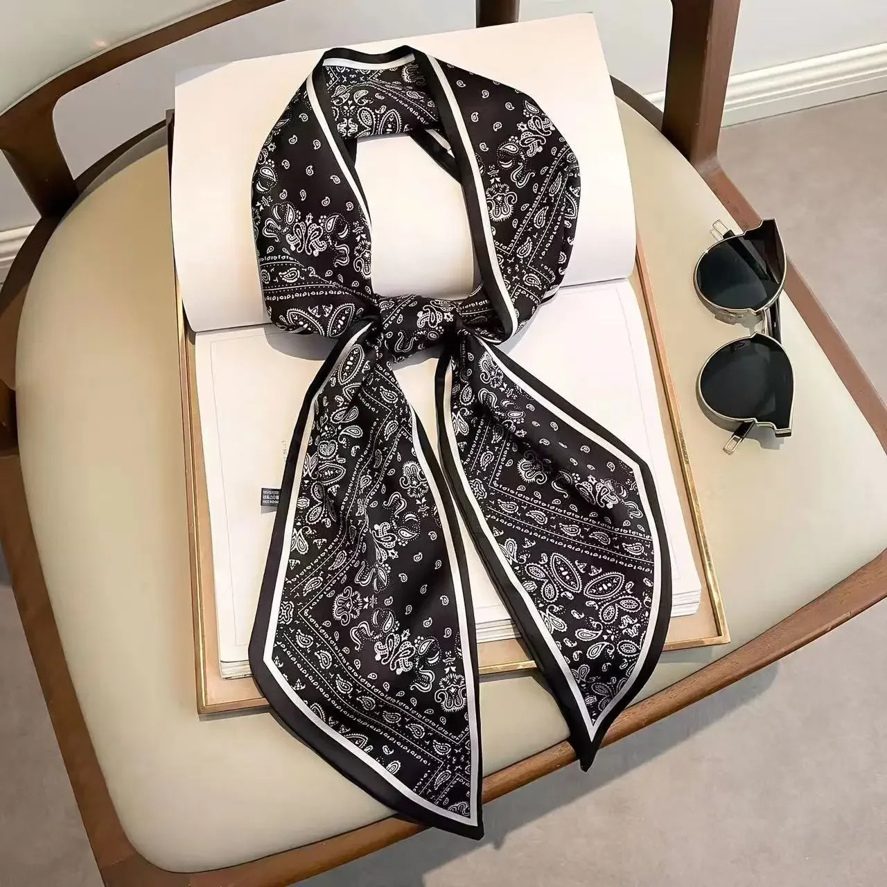 

Design Print Skinny Scarf Plaid Horse Hairband Scarves Women Narrow Silk Scarfs Bag Ribbons Luxury Brand Wrist Towel Foulard