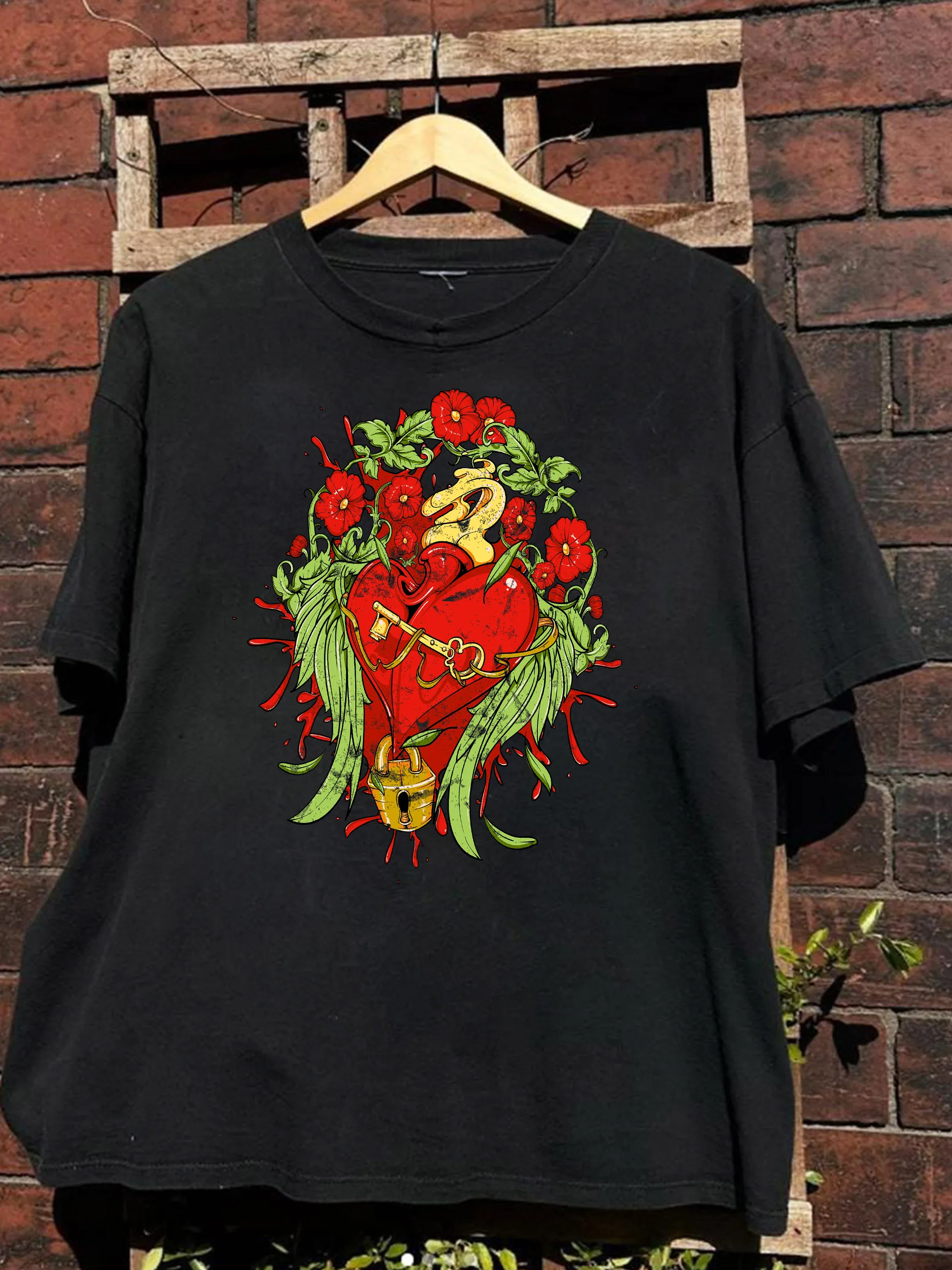 

Men's T shirt Locked Heart Printed design, black short sleeve crew neck, 100% cotton