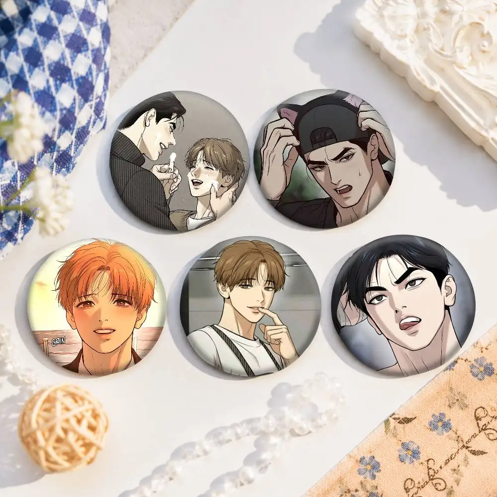 Bl Manhwa Jinx Joo Cartoon Round Brooches On Backpack Jacket Acrylic Button Pins Collection Gifts