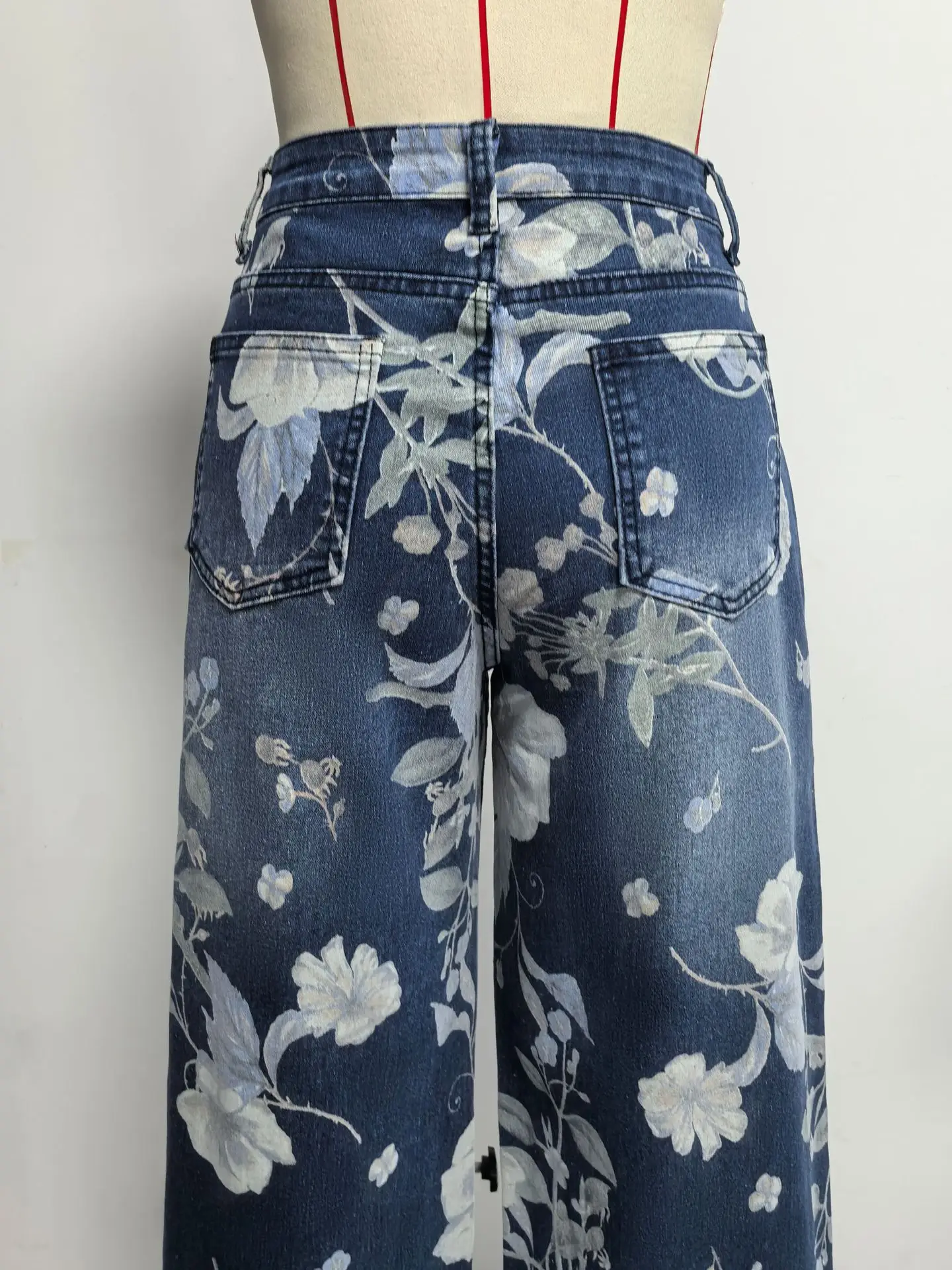 New for 2026: Women's Blue High-waisted Stretch Jeans, Vintage-style Loose-fit Wide-leg Denim Pants with A Floral Print.