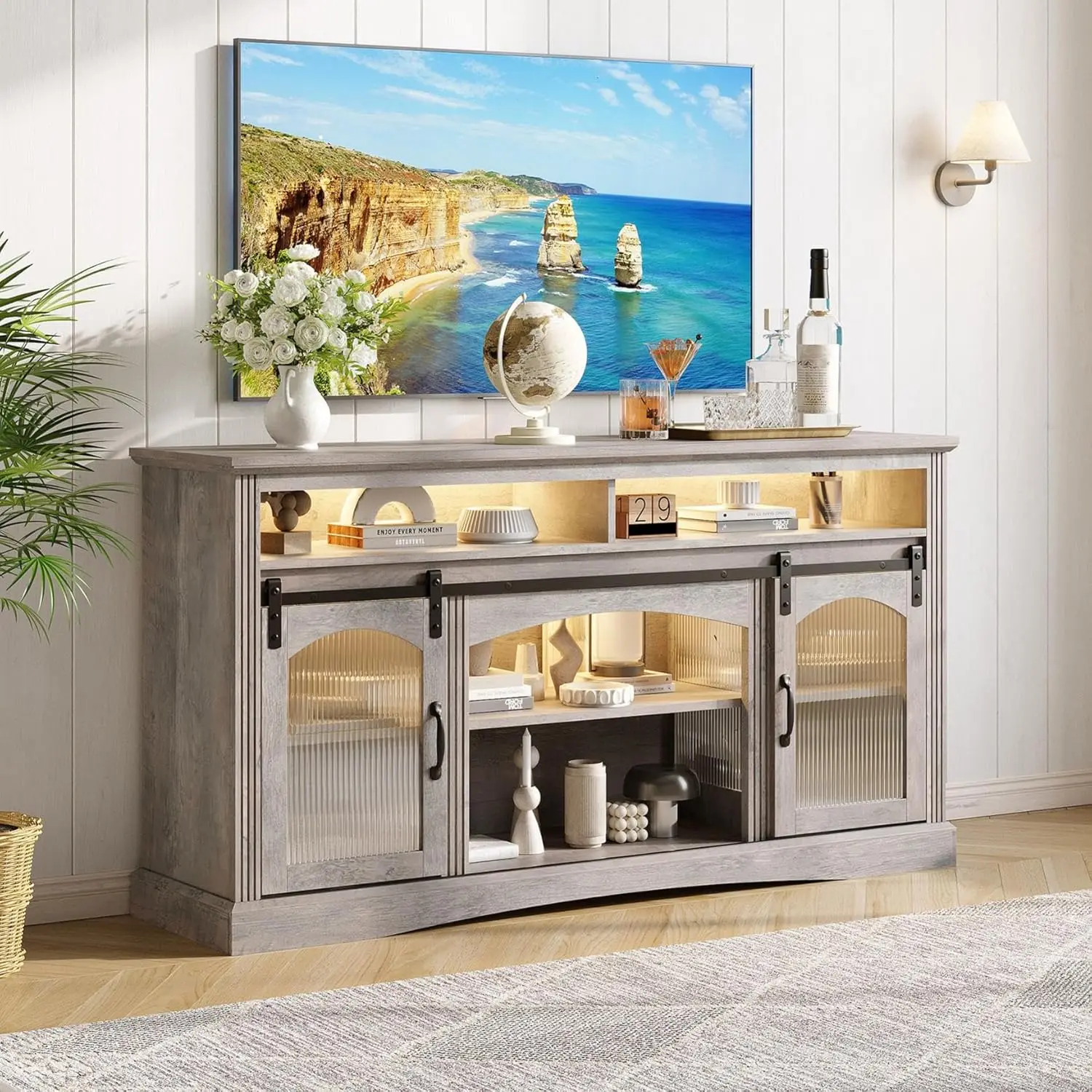 

Тумба под телевизор 65 дюймов со светодиодной подсветкой, 33-дюймовый высокий развлекательный центр в стиле фермерского дома с консольным столом, стеклянными раздвижными дверями и регулировкой.