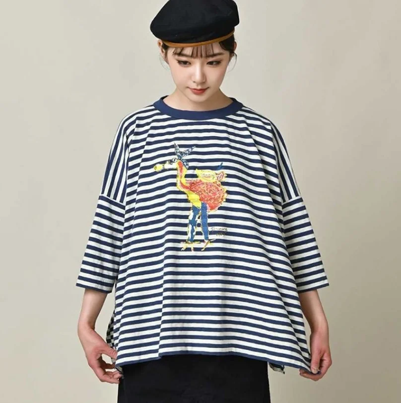 

Новая женская футболка 2026 года: комфортная, свободного кроя, в полоску, из бамбукового хлопка, с боковыми разрезами, круглым вырезом на плечах, в повседневном японском стиле