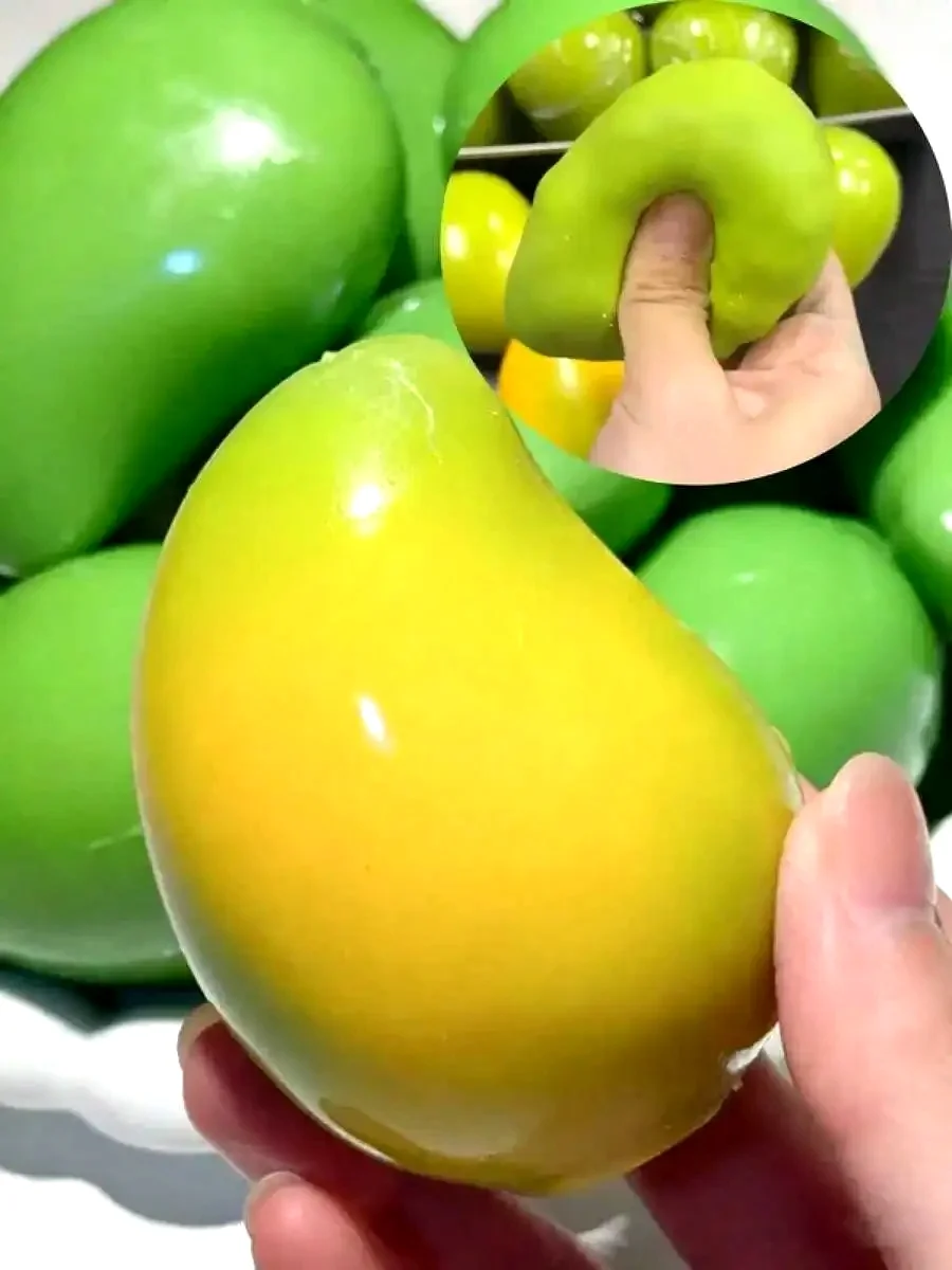 Handmade Crispy Mango Stress Ball Squeeze Toy, Color-Changing Mango Squishy Fidget Ball, ASMR Sensory Stress Relief Toy