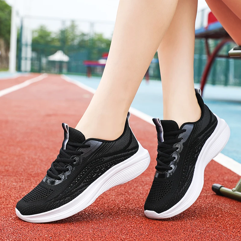 Scarpe da corsa estive traspiranti leggere scarpe da ginnastica Casual da donna in tessuto volante da donna comode scarpe da Jogging antiscivolo