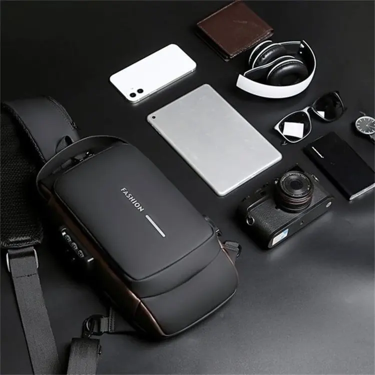 Borsa a tracolla multifunzione in PU da uomo con ricarica USB borsa a tracolla sportiva antifurto maschile con blocco Password per l'equitazione di zaini per moto
