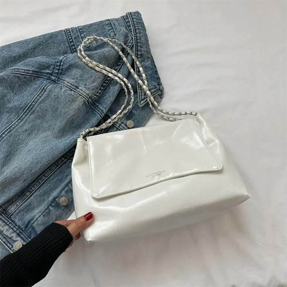 Chain Strap Shoulder Bag Elegant Faux Leather Shoulder Bag with Chain Strap Zipper Closure for Women Capacity Solid for Commute