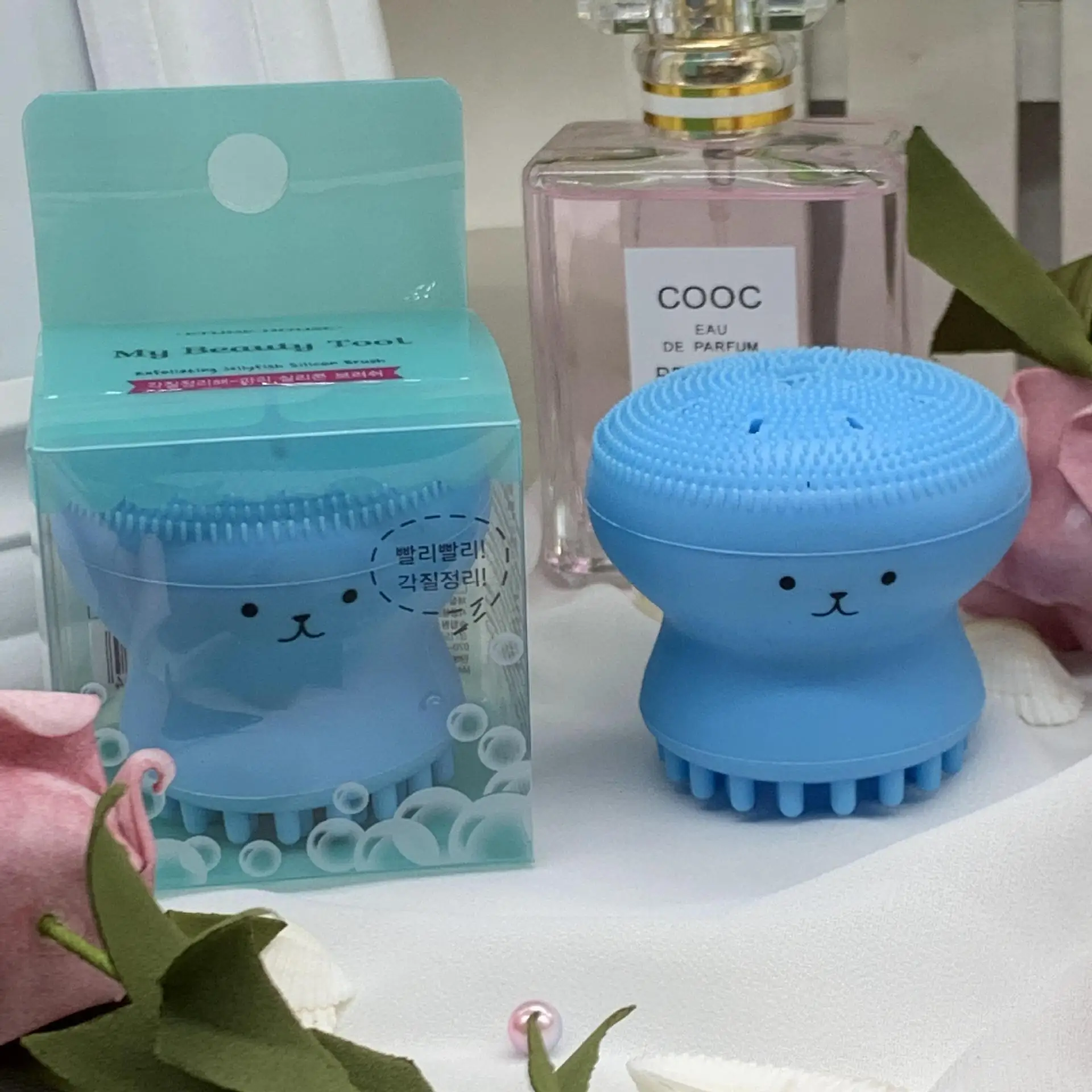 Little Octopus Face Wash Brush Silicone Cleansing Brush Portable Face Cleaning Tool Jellyfish Massage Brush Baby Bath Brush