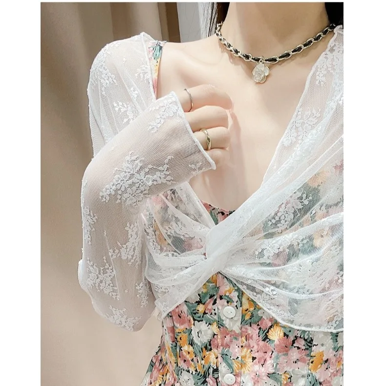 Women's Summer New Style Sun Protection Lace Shoulder Shawl Hollow out Mesh Top Thin Outerwear Cover up Short Coat