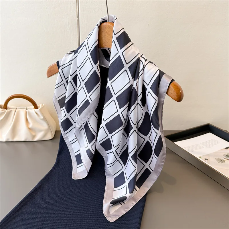 

Новинка 2026, роскошные брендовые шали с геометрическим клетчатым принтом, шарф, повязка на голову, маленькие модные женские шарфы, бандана, платок, хиджаб