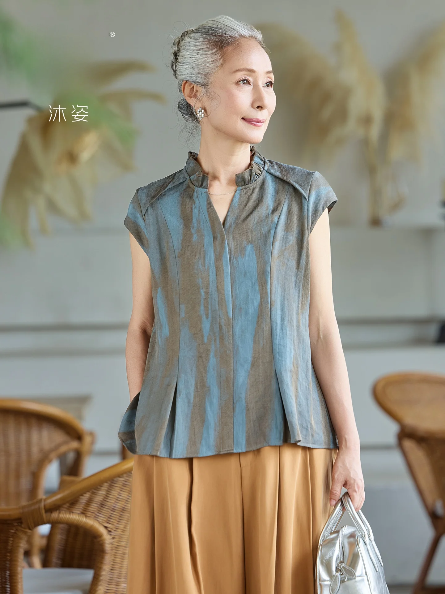 

Muzhi Linen Regenerated Fiber Sleeveless T-Shirt for Middle-Aged Women Fashionable Mid-Year Top Breathable Lightweight