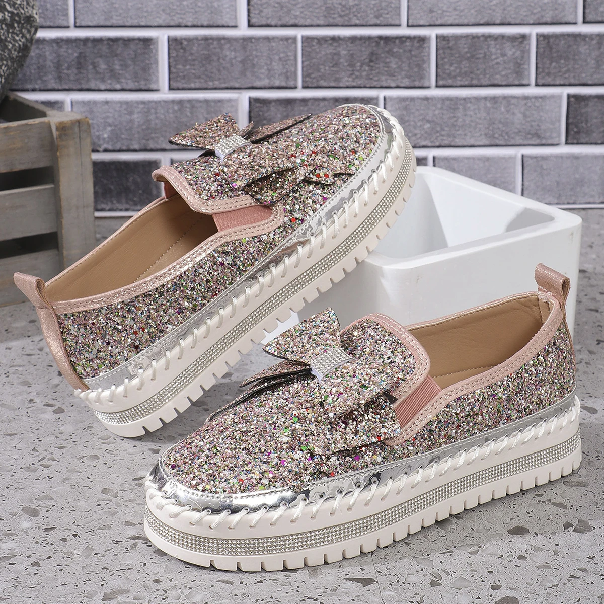 Fashion Women Shoes Shining Rhinestone Loafer Bowknot Slip-on Thick Botton Casual Ladies Crystal Female Platform Sneakers Sports