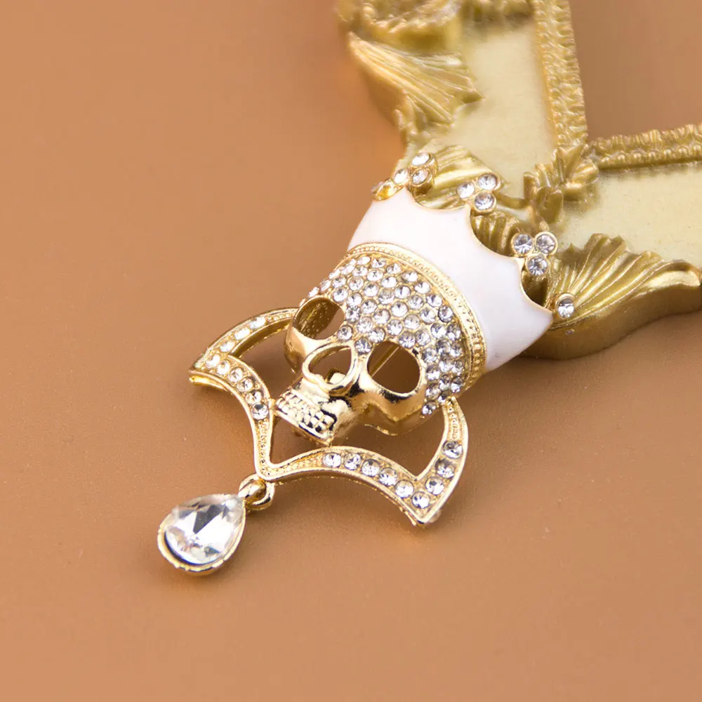 Halloween Schmuck Frauen Schädel Brosche Gold Farbe Strass Wassertropfen Anhänger Hiptop Rock Punk Hölle Abzeichen