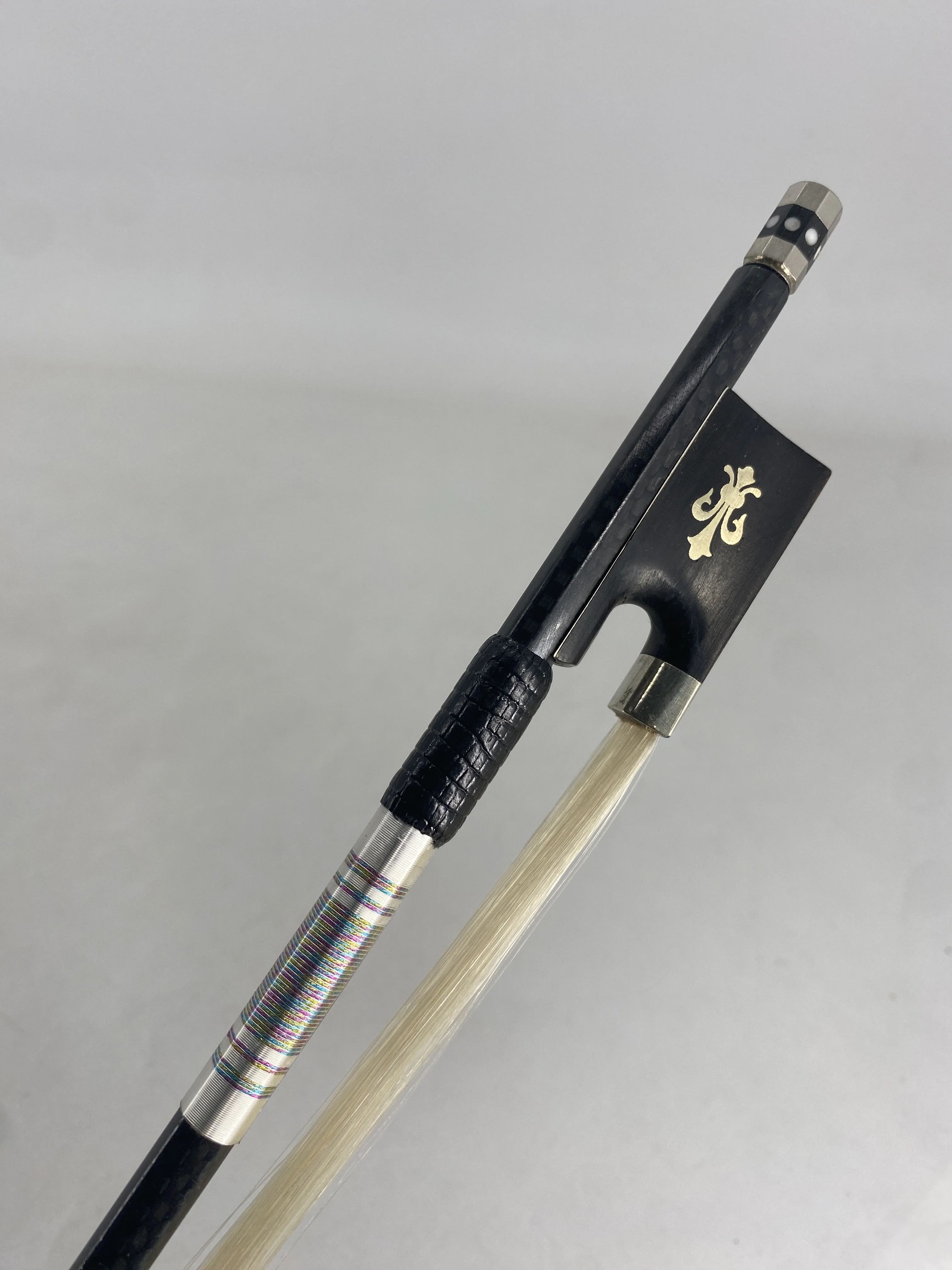advanced-4-4-violin-bow-full-size-carbon-fiber-bows-for-violin-natural-bow-hair-bullet-inlay-red-silk-handle-ebony-frog