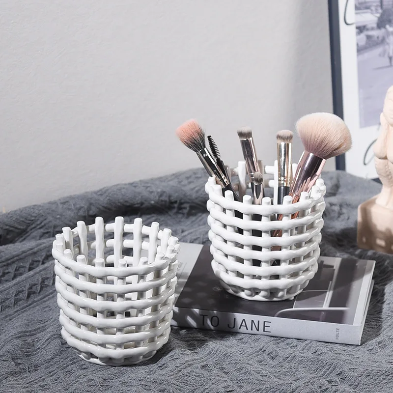 

Nordic Ceramics Hand-woven Storage Basket Ornaments Living Room Bedroom Makeup Brushes Pen Jewelry Holders Crafts Birthday Gifts