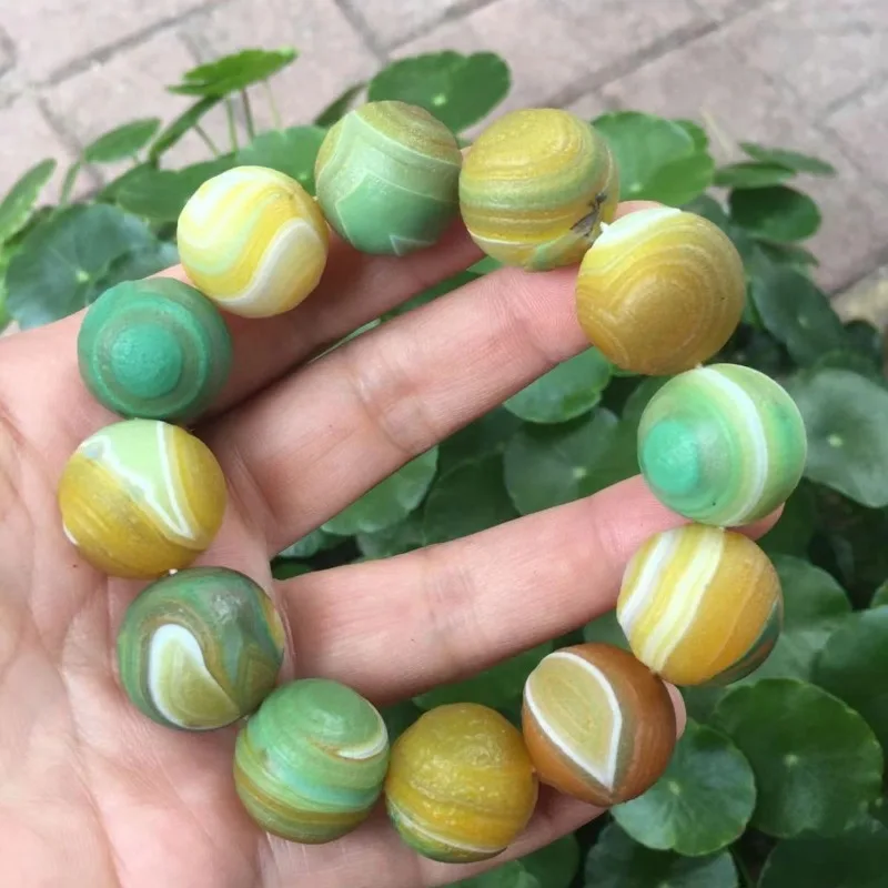 

Exquisite and Fashionable Versatile Agate Bracelet, Suitable for Both Men and Women