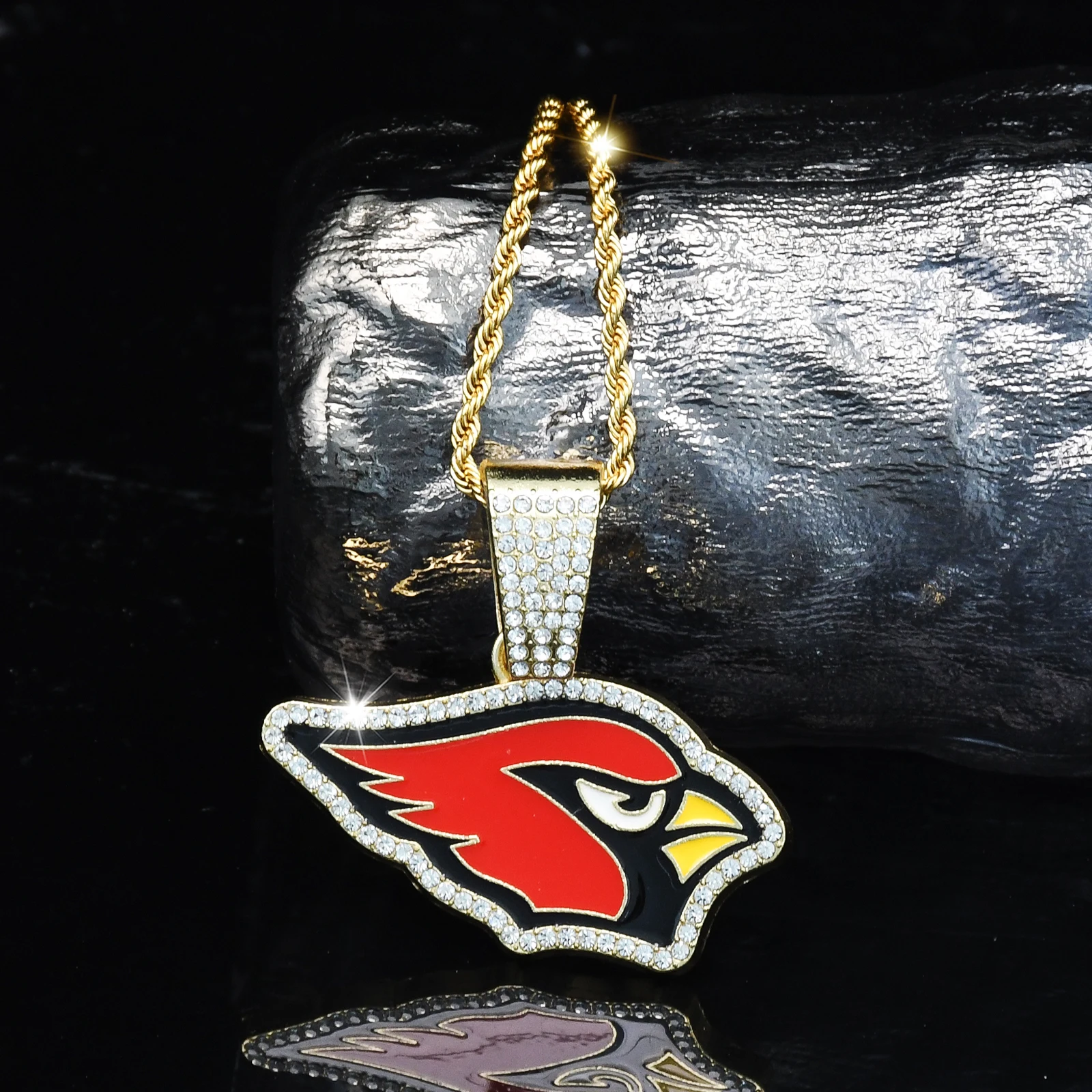 Stylish Red Bird Cardinals Light Up Fan Spirit Necklace Good Quality Stainless Twist Chain Hot Selling Jewelry