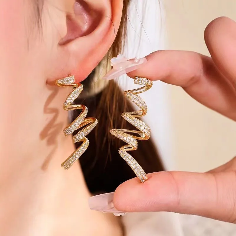 

Exquisite Zircon Spiral Tassel Earrings For Women Shiny Rhinestone Twisted Hanging Earring Girls Party Wedding Aesthetic Jewelry