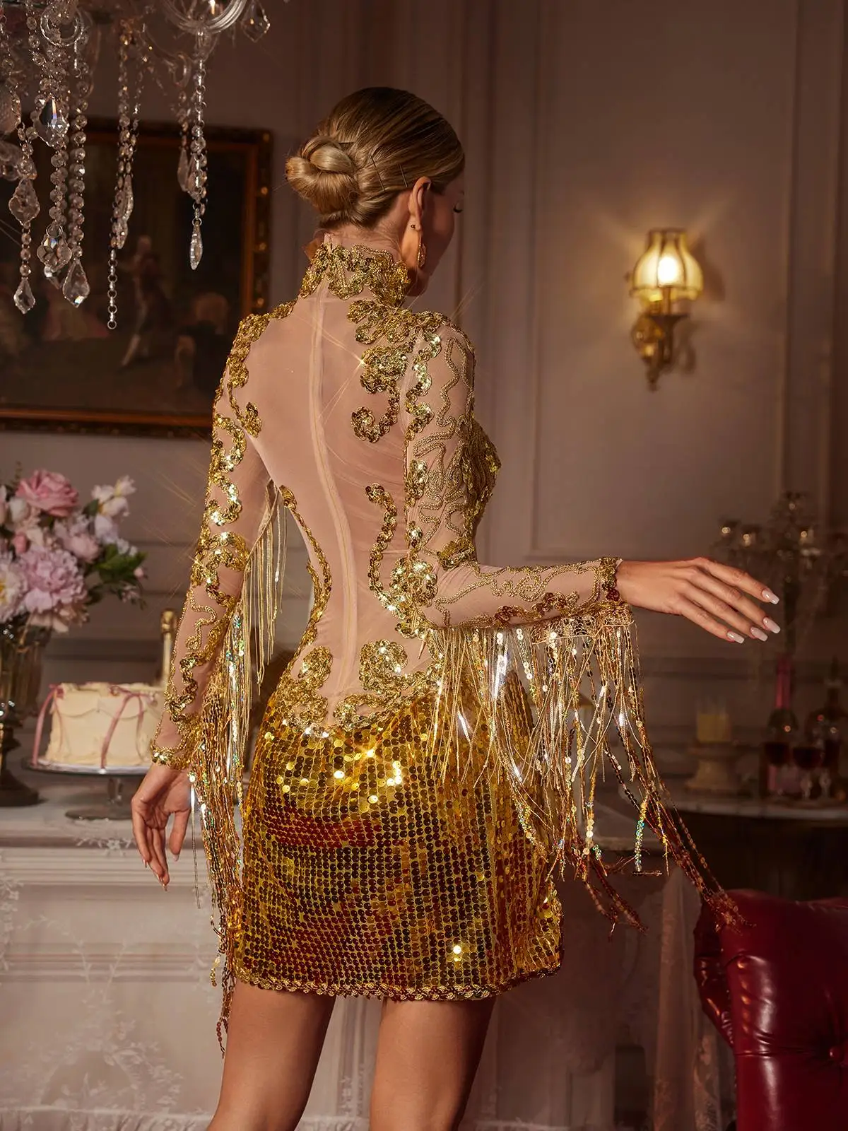 Vrouwen Luxe Speciale Gelegenheid Jurk Goud Lange Mouw Coltrui Pailletten Kwastje Bodycon Mini Avond Club Podiumkostuums