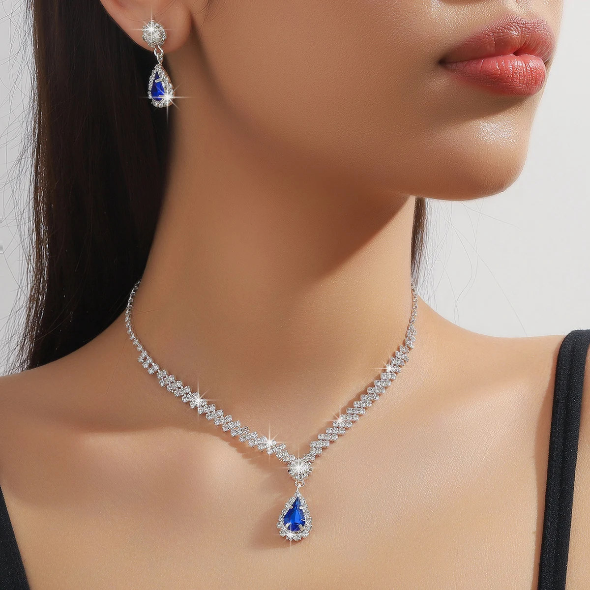 3 Pieces Fashionable Women's Water Drop Necklaces Earrings Set