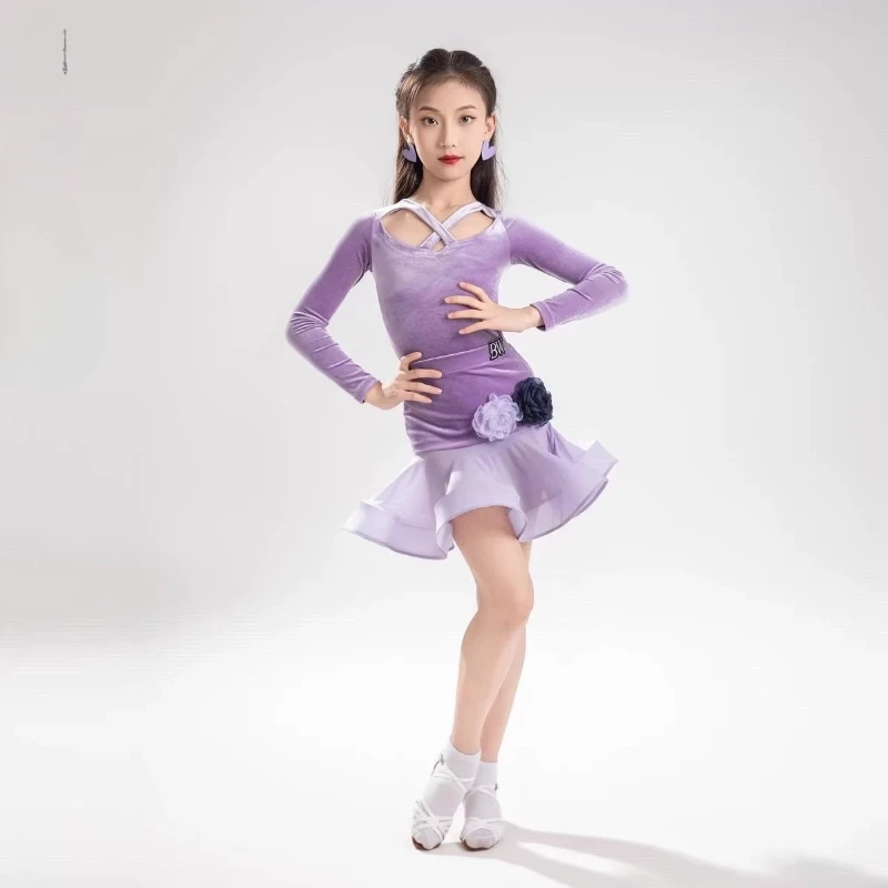 Neues lateinamerikanisches Tanzoutfit für Mädchen im Herbst und Winter, kontrastierendes, dreidimensionales Blumen-Latin-Übungsoutfit aus Taro-Lila-Samt
