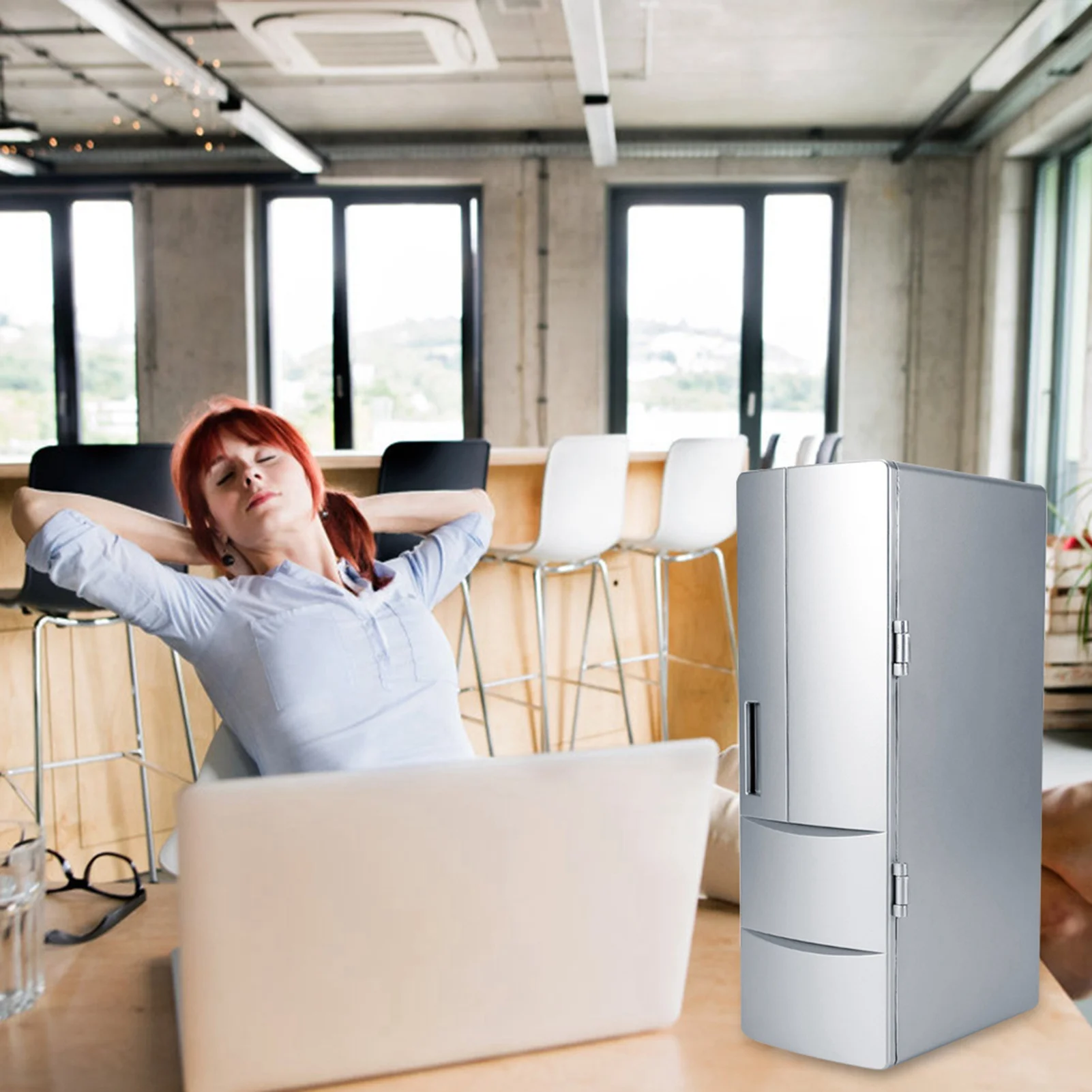 علب فريزر USB صغيرة الحجم لشرب البيرة ومبرد أكثر دفئًا أثناء السفر في مكتب السيارة