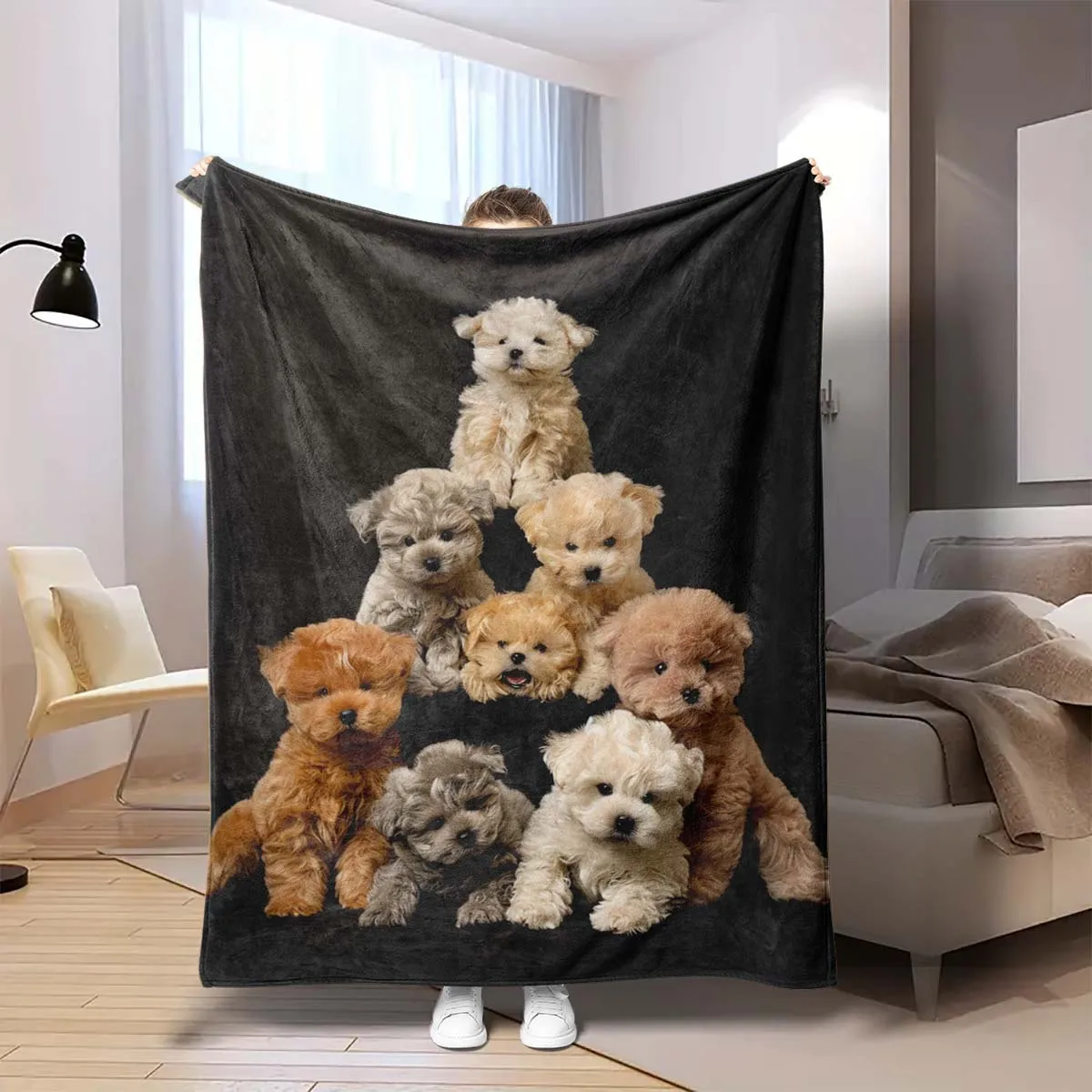 Cute curly-haired Teddy bear pattern Flannel printed blanket suitable for all seasons suitable for living office sofa and travel