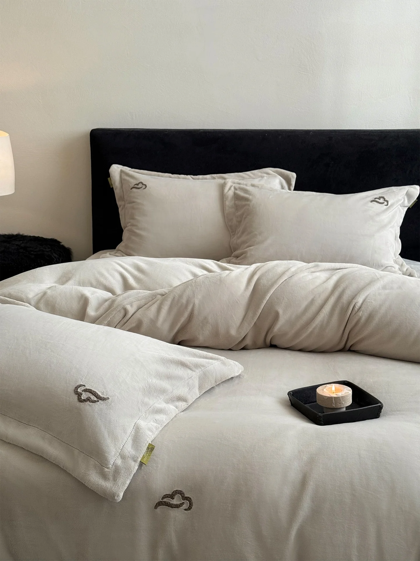 Warmth Grey Cloud Velvet Four-Piece Bedding Set Thickened Winter Duvet Cover Double-Sided Fleece Comforter Quilt Blanket
