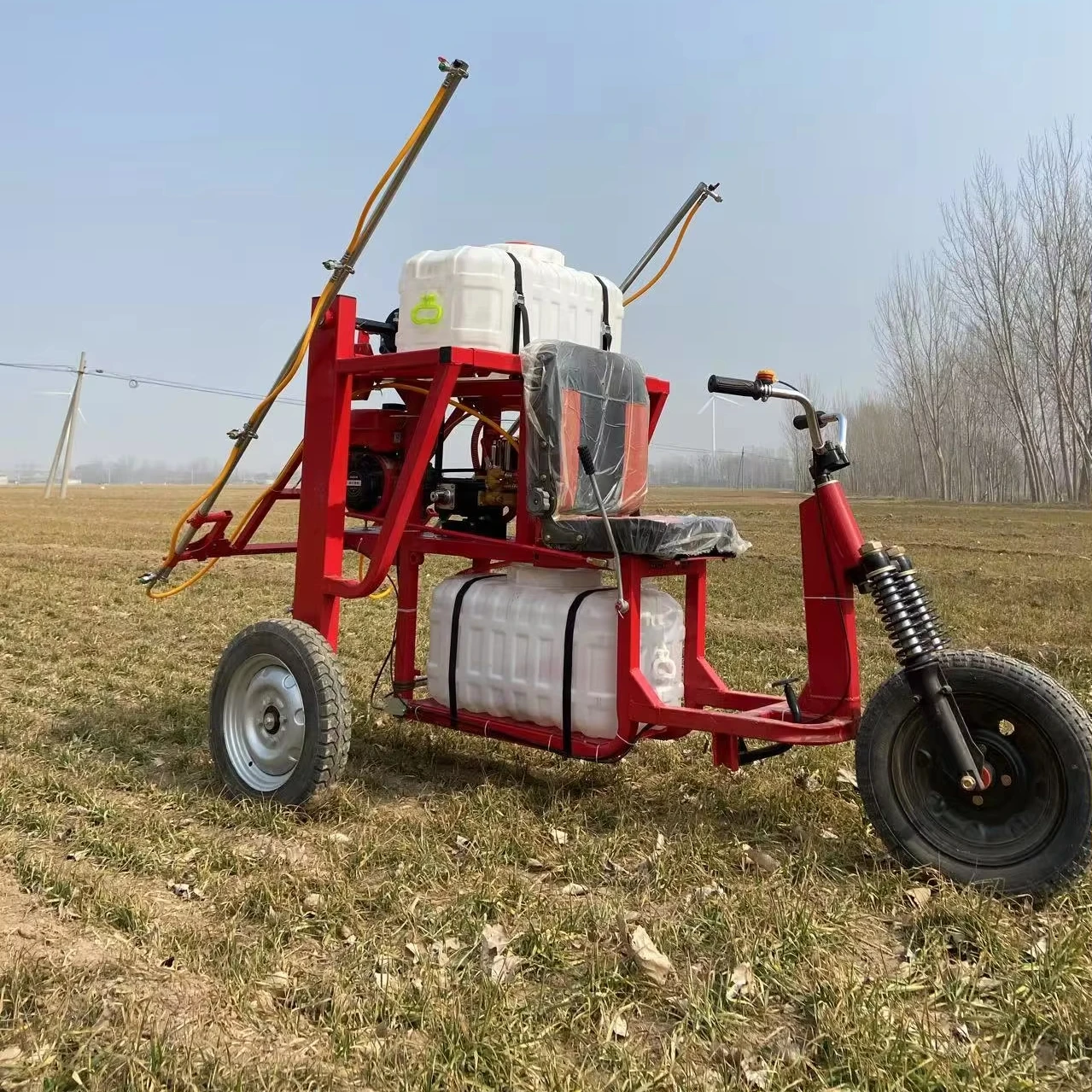 

Аппликатор и распылитель сельскохозяйственных удобрений 2-в-1 с резервуаром 150 л и стрелой длиной 4-6 м