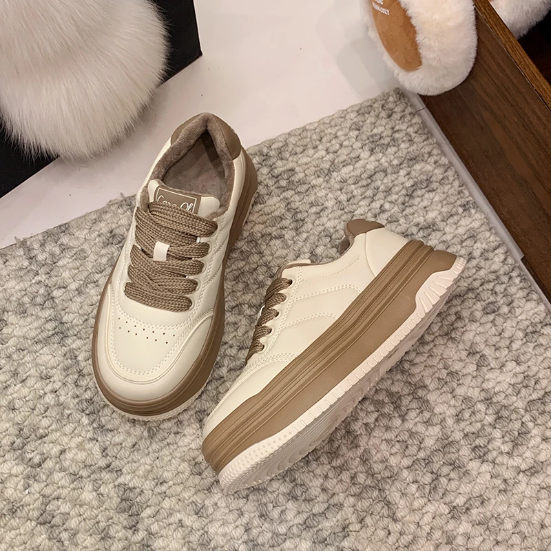 

Winter Outdoor Women Sports Shoes Thick Sole Fleece Chunky Sneakers Fashion Warm Platform Shoes Comfortable Short Plush Boots