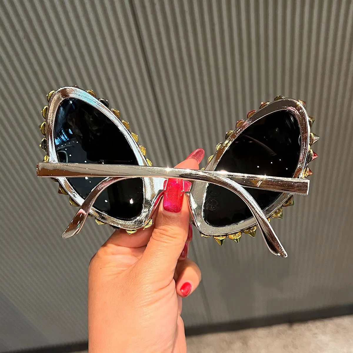 فريدة من نوعها قوس قزح سبايك الغريبة النظارات الشمسية النساء والرجال مضحك مهرجان الكرة نمط نظارات الحفلات نظارات شمسية سلسلة معدنية فاسق ظلال